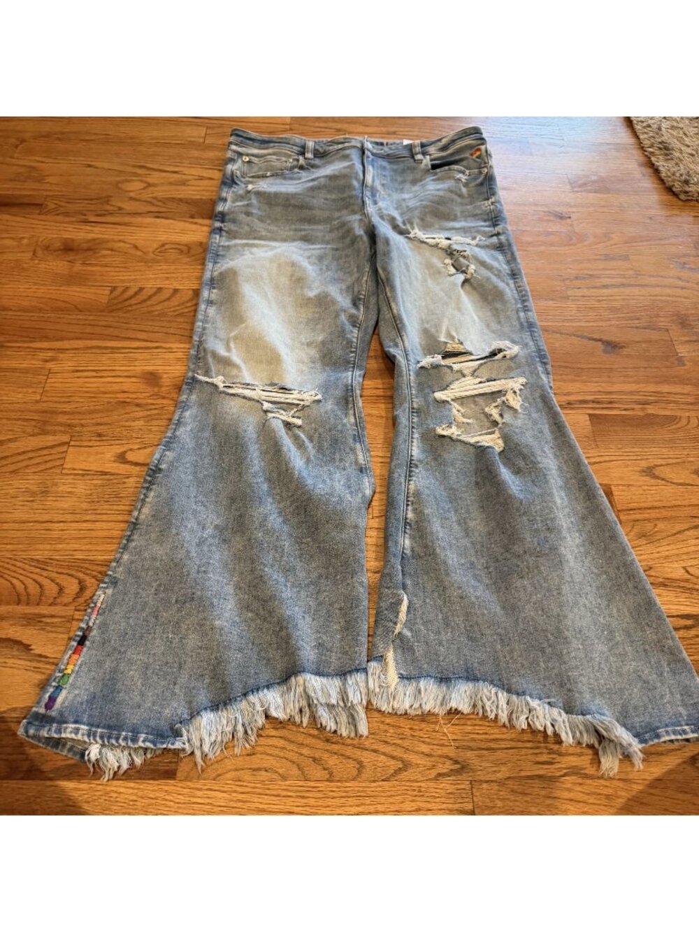 AMERICAN EAGLE WOMENS FESTIVAL FLARE JEANS SIZE 18 RAINBOW ACCENTS NEW